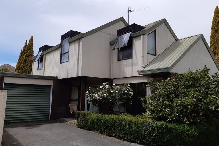 Photo of property in 25 Wadeley Road, Ilam, Christchurch, 8041