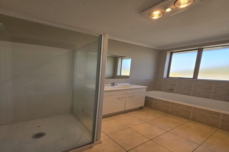 Photo of property in 5 Prado Drive, Pukekohe, 2120