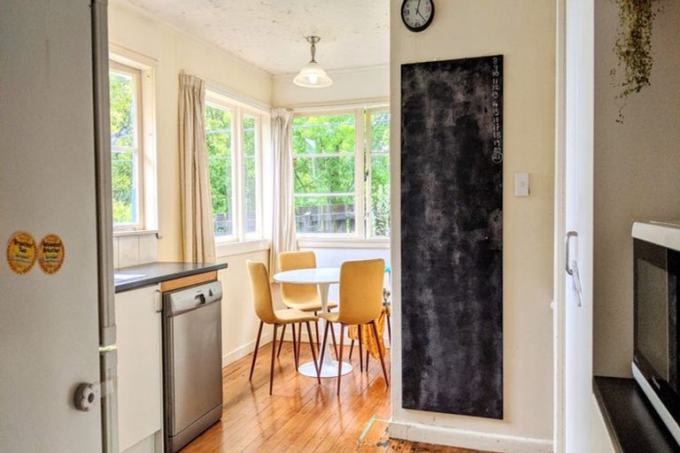 Photo of property in 1/72 Nikau Street, New Lynn, Auckland, 0600