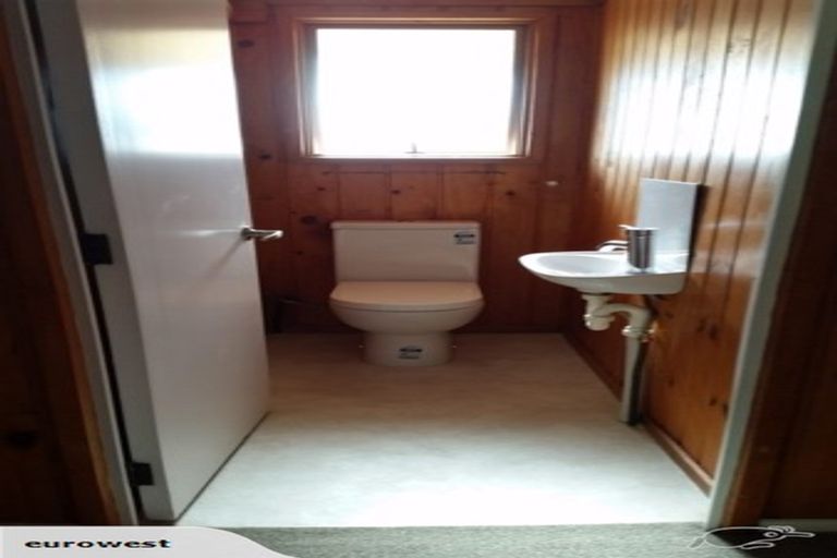 Photo of property in 34 Red Hills Road, Massey, Auckland, 0614