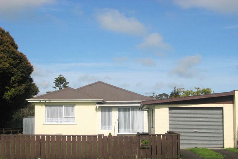 Photo of property in 17 Leslie Street, Waitara, 4320