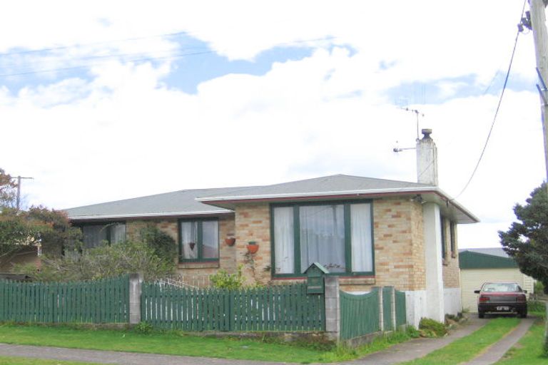Photo of property in 90 Kingswood Road, Brookfield, Tauranga, 3110