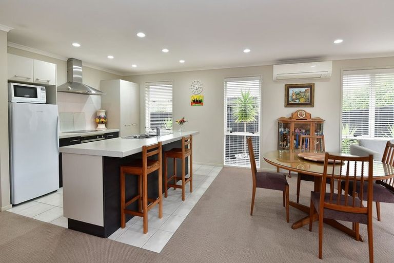 Photo of property in 1 Flavell Drive, Orewa, 0931