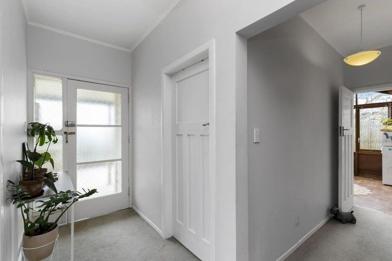 Photo of property in 2 Naughton Terrace, Kilbirnie, Wellington, 6022