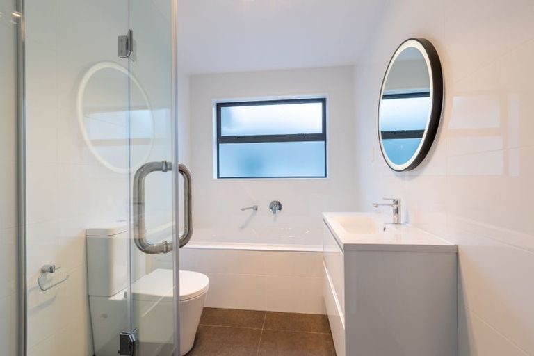 Photo of property in 29 Toanui Road, Hobsonville, Auckland, 0616