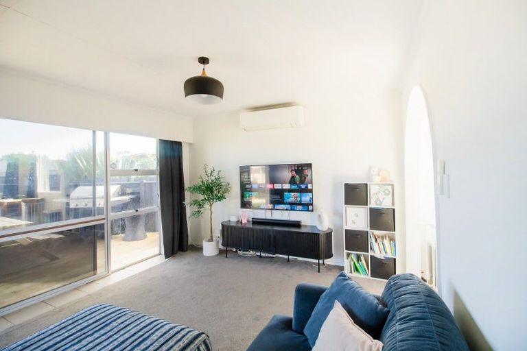 Photo of property in 32 Palliser Place, Milson, Palmerston North, 4414