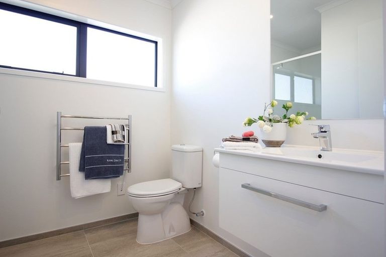 Photo of property in 30 Biplane Street, Takanini, 2112