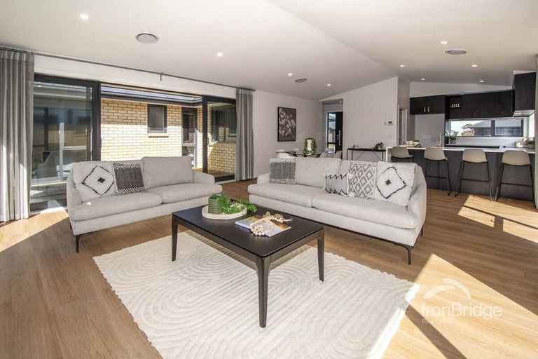 Photo of property in 35 Blue Jacket Drive, Halswell, Christchurch, 8025