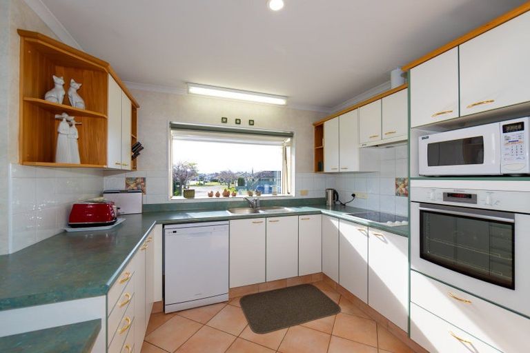 Photo of property in 8 Dules Walk, Taradale, Napier, 4112