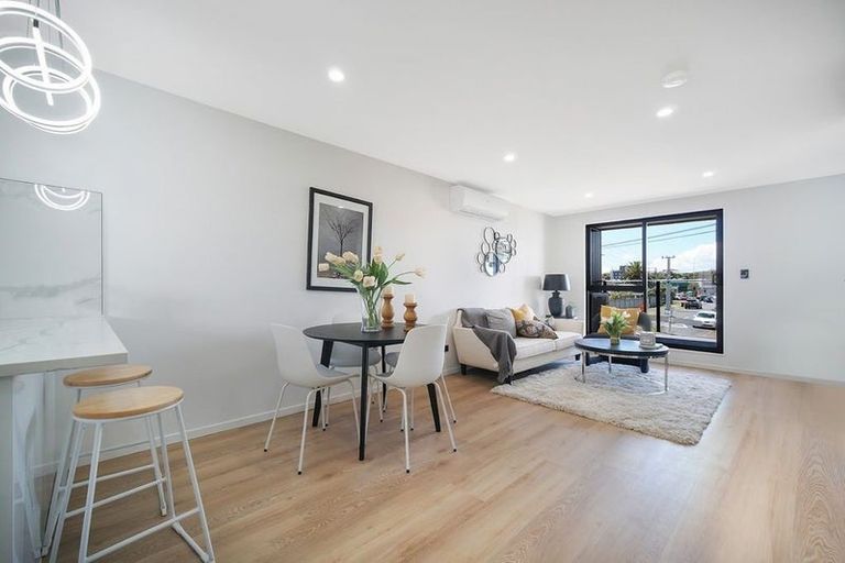 Photo of property in 3/26 Dale Crescent, Pakuranga, Auckland, 2010