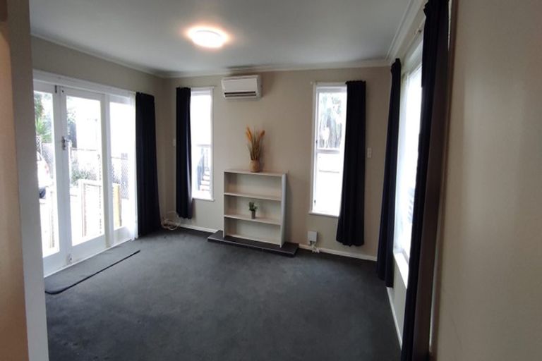 Photo of property in 19 Kayes Road, Pukekohe, 2120