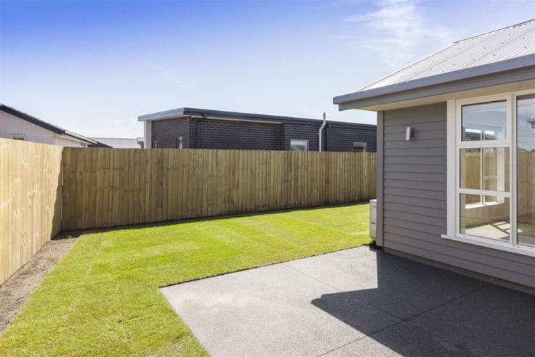 Photo of property in 61 Rannoch Drive, Broomfield, Christchurch, 8042