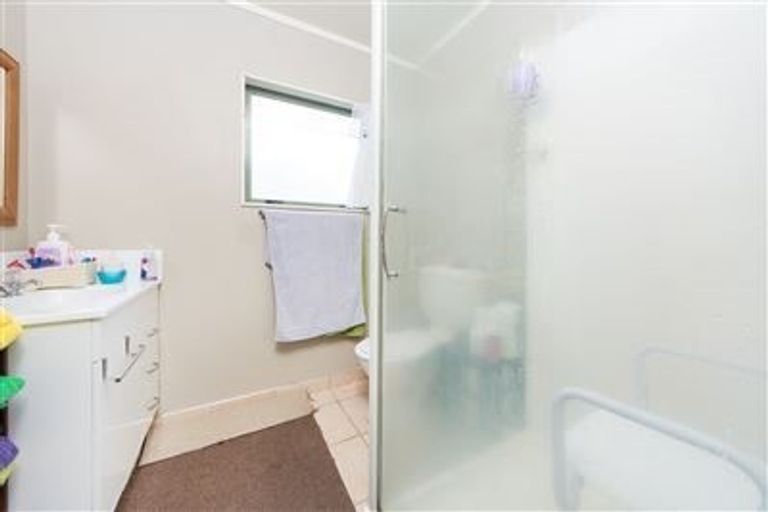 Photo of property in 39 Garelja Road, Henderson, Auckland, 0612