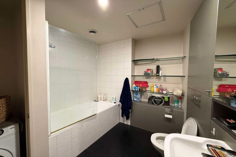 Photo of property in Gerondis Bldg Apartments, 305/60 Willis Street, Wellington Central, Wellington, 6011