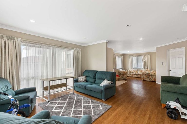 Photo of property in 63a Redoubt Road, Goodwood Heights, Auckland, 2105