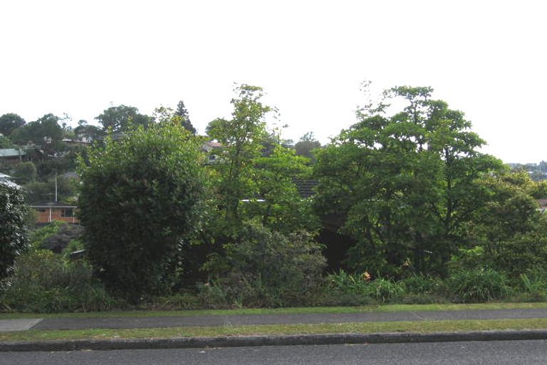Photo of property in 47 Stapleford Crescent, Browns Bay, Auckland, 0630
