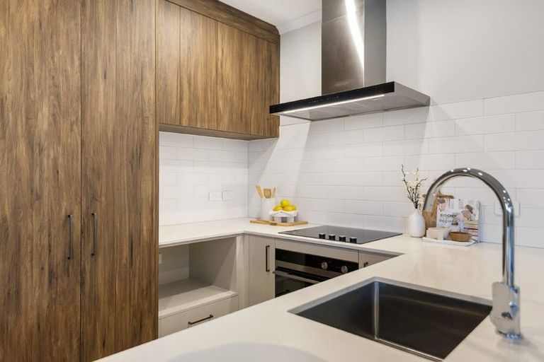 Photo of property in 8/7 Parapara Place, Albany, Auckland, 0632