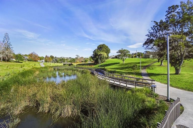 Photo of property in 2/178 Stapleford Crescent, Browns Bay, Auckland, 0630