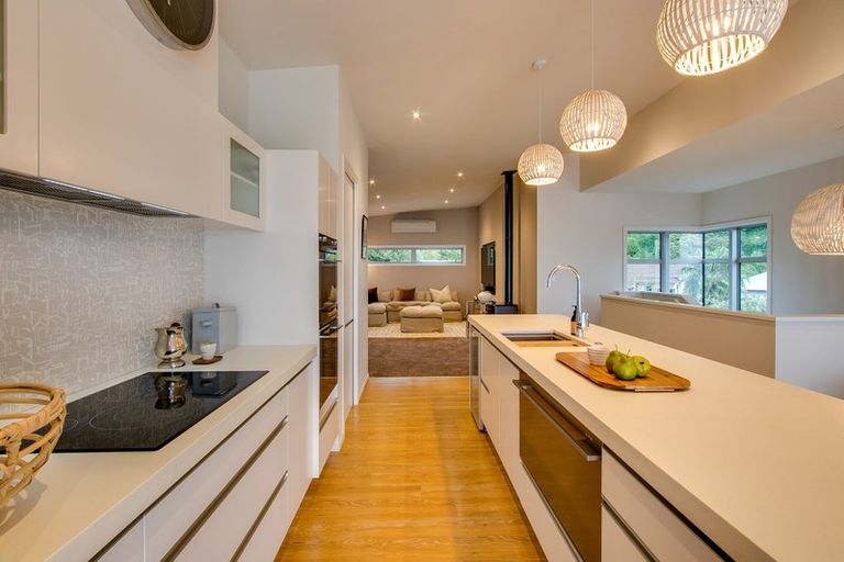 Photo of property in 16 Hornsey Road, Bluff Hill, Napier, 4110