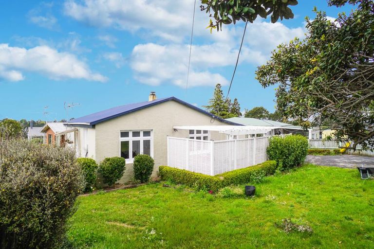 Photo of property in 87 Don Buck Road, Massey, Auckland, 0614