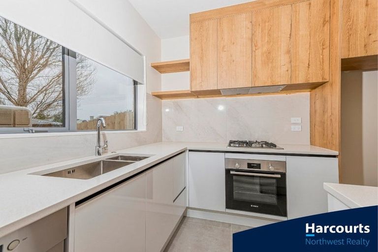 Photo of property in 31c Statesman Street, Henderson, Auckland, 0612