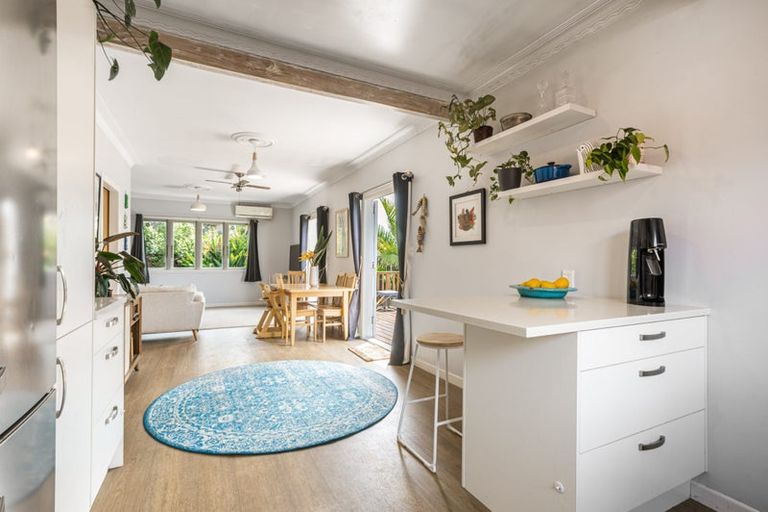 Photo of property in 2/66 Miller Road, Mangere Bridge, Auckland, 2022