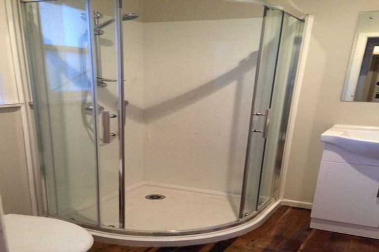 Photo of property in 45 Miro Street, New Lynn, Auckland, 0600