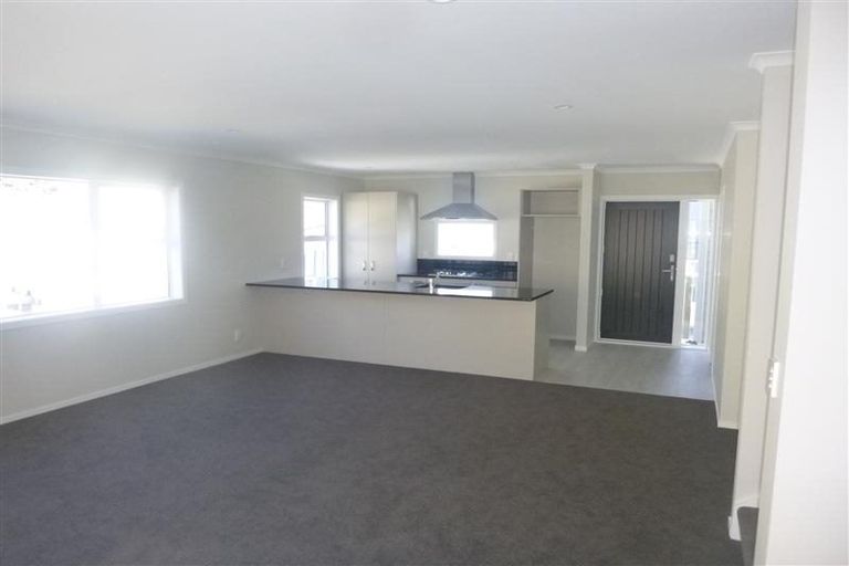 Photo of property in 20u8 Glanmire Road, Newlands, Wellington, 6037