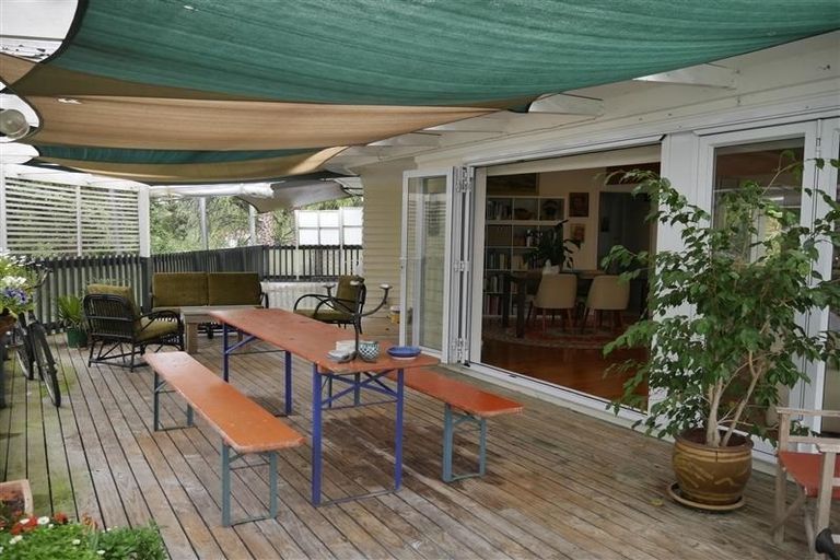 Photo of property in 9 Willow Place, Horahora, Whangarei, 0110