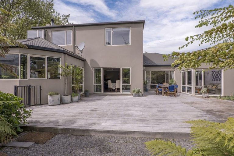 Photo of property in 25a Glandovey Road, Fendalton, Christchurch, 8052