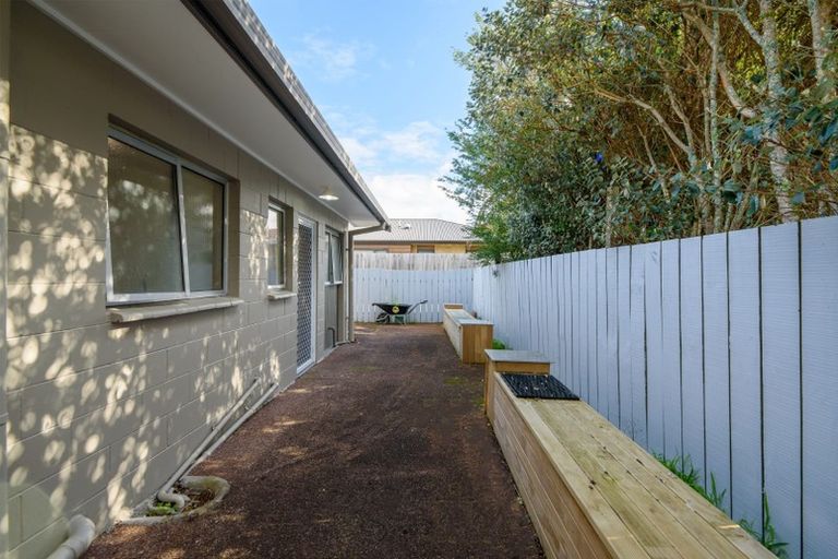 Photo of property in 3/1 Tawa Road, Te Atatu Peninsula, Auckland, 0610
