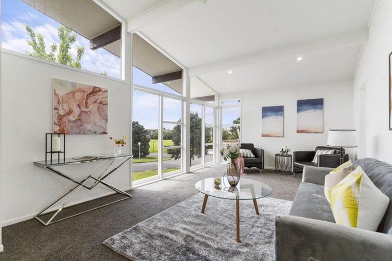 Photo of property in 116 Archibald Road, Kelston, Auckland, 0602