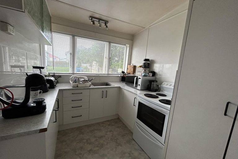 Photo of property in 195 Onepu Road, Lyall Bay, Wellington, 6022