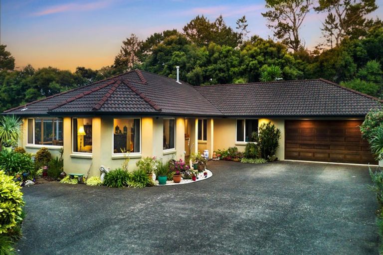 Photo of property in 33 Mudgeways Road, Massey, Auckland, 0614