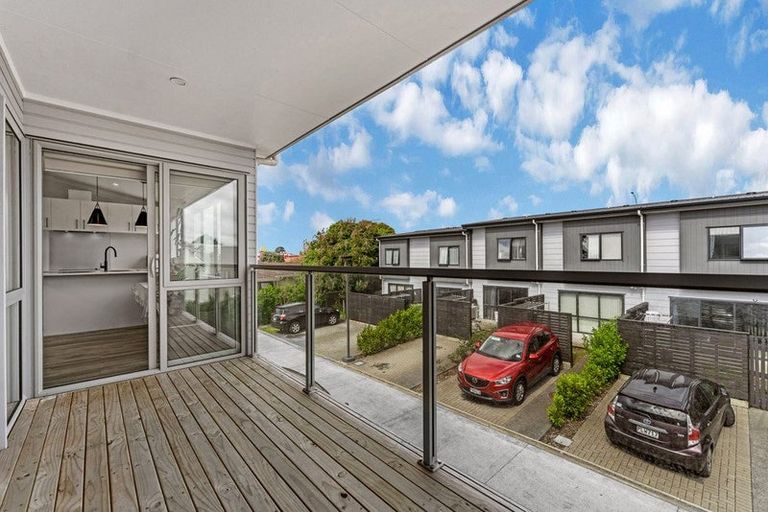 Photo of property in 13d Sealord Place, Clendon Park, Auckland, 2103