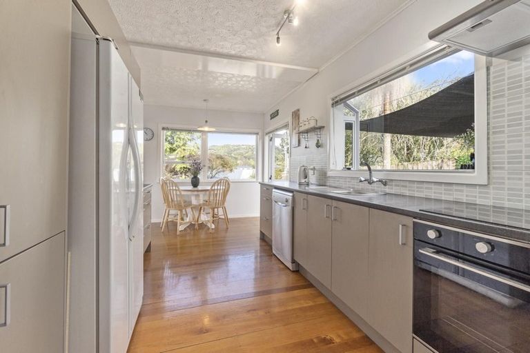 Photo of property in 19 Kashmir Road, Glen Eden, Auckland, 0602