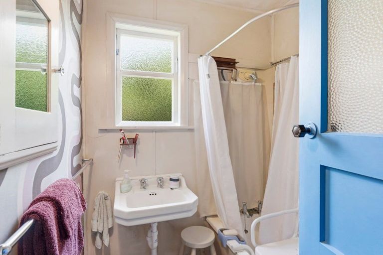 Photo of property in 75 Liverpool Street, Levin, 5510