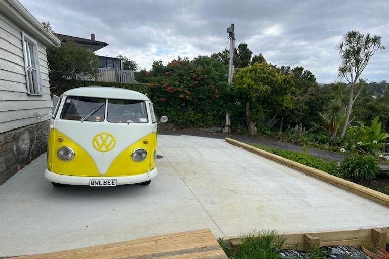 Photo of property in 51 Onewa Road, Northcote, Auckland, 0627