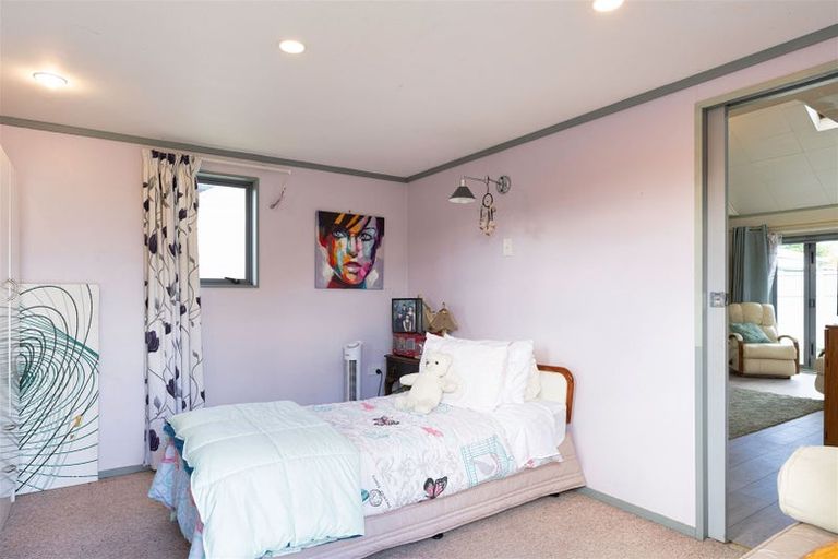 Photo of property in 162a Winchester Street, Levin, 5510