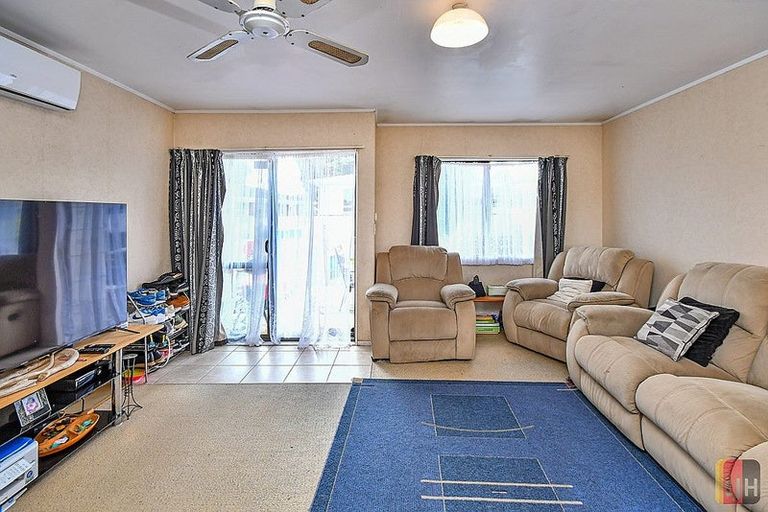 Photo of property in 2/12 Nelson Street, Papakura, 2110