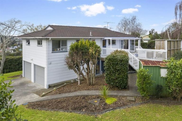 Photo of property in 13 Mcclintock Road, Massey, Auckland, 0614
