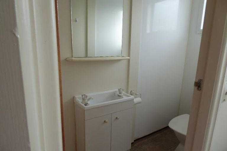 Photo of property in 8/98 Pharazyn Street, Melling, Lower Hutt, 5010