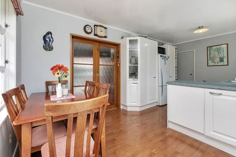 Photo of property in 21 Battle Place, Glenfield, Auckland, 0629