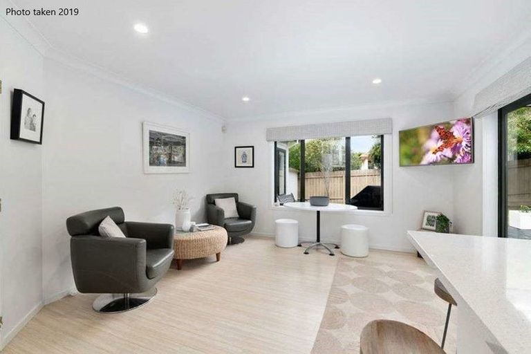 Photo of property in 7 Claverton Grove, Churton Park, Wellington, 6037