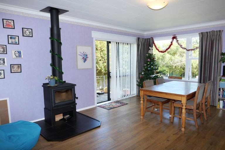 Photo of property in 46 Kaitawa Crescent, Paraparaumu, 5032