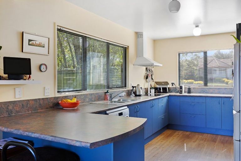 Photo of property in 26 Highcrest Heights, Westmorland, Christchurch, 8025