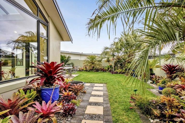 Photo of property in 19 Dolphin Parade, Bell Block, New Plymouth, 4312