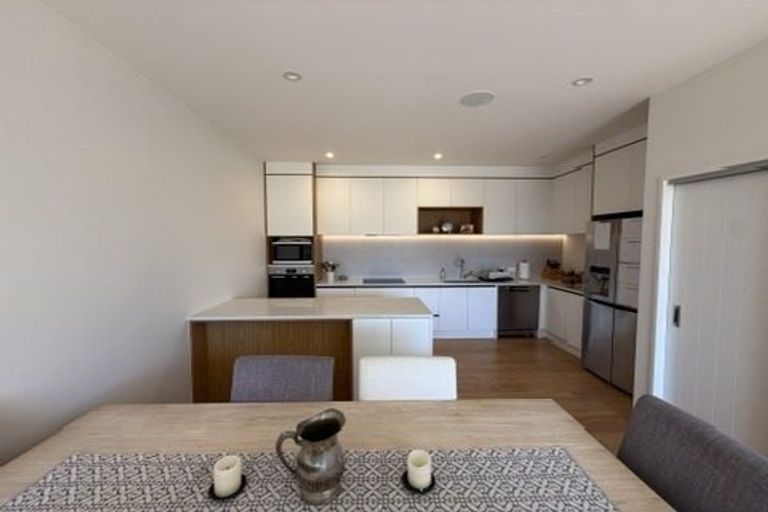 Photo of property in 905e East Coast Road, Northcross, Auckland, 0632