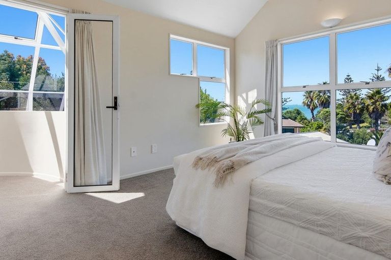 Photo of property in 2/99 Hebron Road, Waiake, Auckland, 0630
