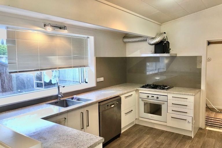 Photo of property in 20 Clovelly Road, Bucklands Beach, Auckland, 2012